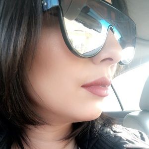 Meet your Posher, Anessa